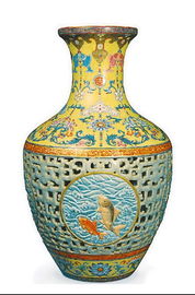 2010年中国文物艺术品拍卖市场 成交额突破502亿，亿元拍品引领风潮